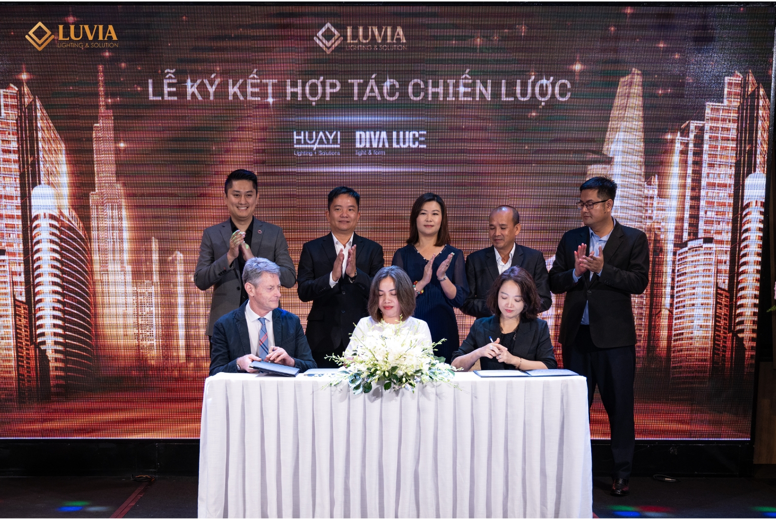 Luvia Chính Thức Ra Mắt: Khởi Đầu Hành Trình Đưa Huayi & Diva Luce ... 4 1