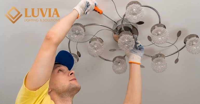 Cách lắp đèn chùm