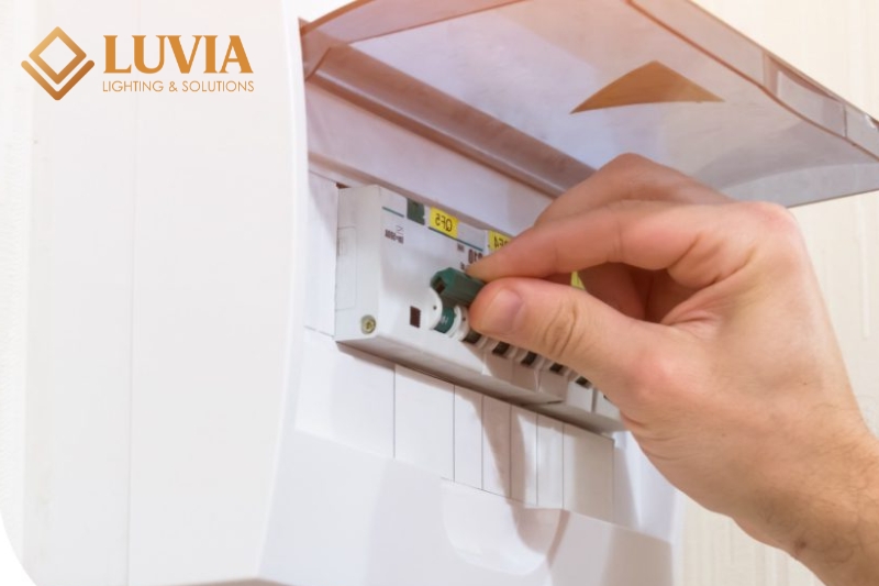 Cách lắp đèn chùm đúng kỹ thuật, đảm bảo an toàn tuyệt đối 2 Cách lắp đèn chùm