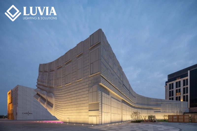 Thiết Kế Chiếu Sáng Mặt Dựng: Kỹ Thuật Wash/Graze & Giải Pháp Media Façade 5 Thiết Kế Chiếu Sáng Mặt Dựng