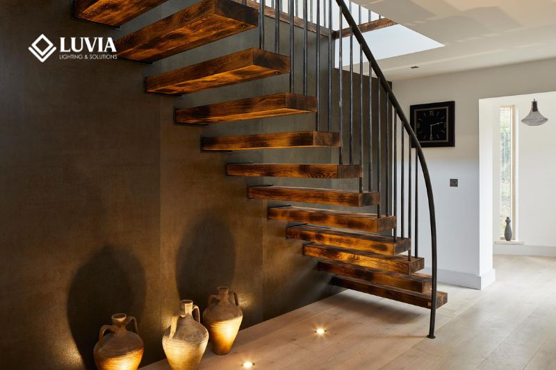 đèn chiếu sáng cầu thang LUVIA