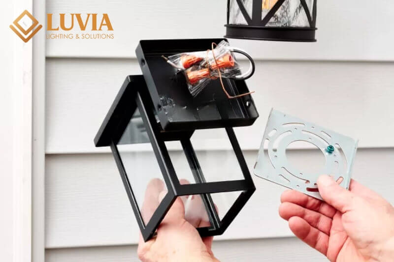 Đèn ốp cột ngoài trời