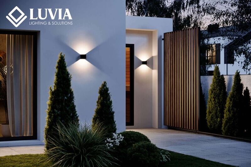 Đèn trang trí gắn tường