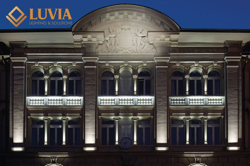 Đèn trang trí mặt tiền