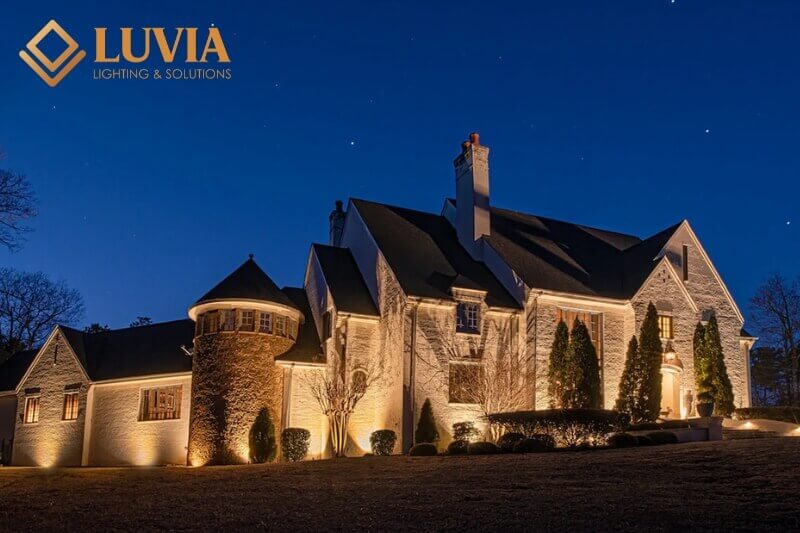 Đèn trang trí ngoài nhà