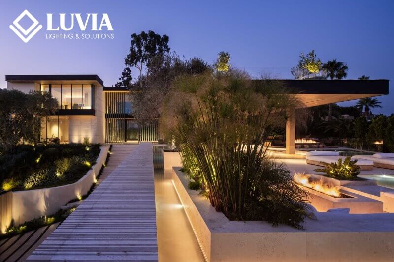 Đèn trang trí sân vườn