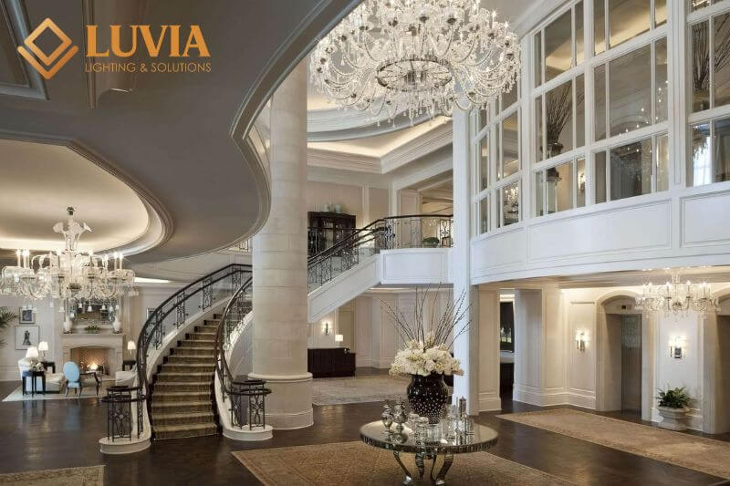 Đèn chùm thả thông tầng