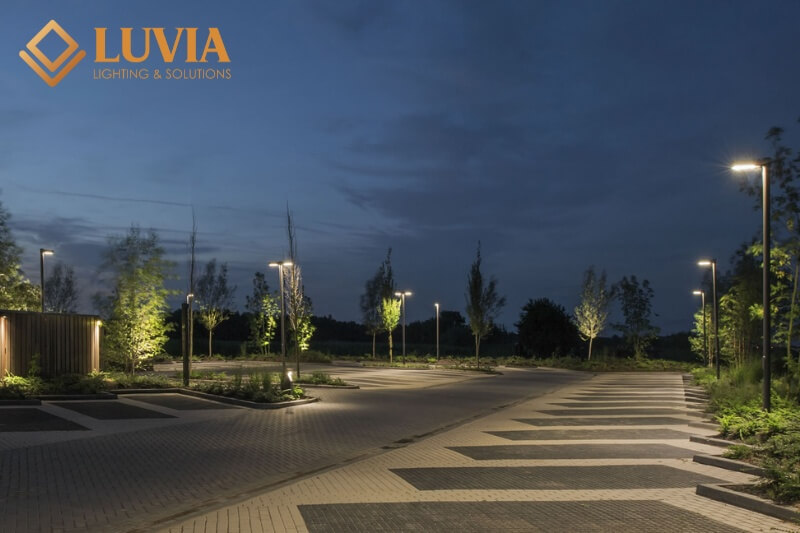 Trụ đèn chiếu sáng sân vườn